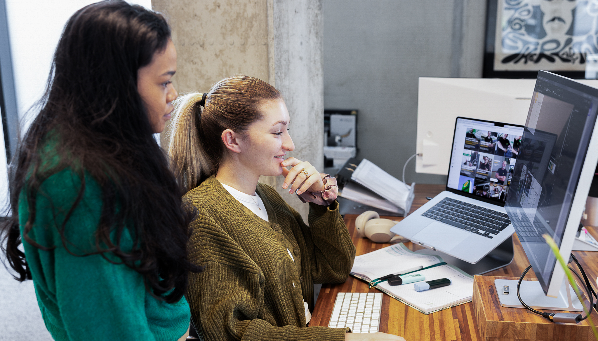 Praktikum bei NOSUN shaping brands, Teamarbeit Chami und Lea im Austausch, Blog, NOSUN