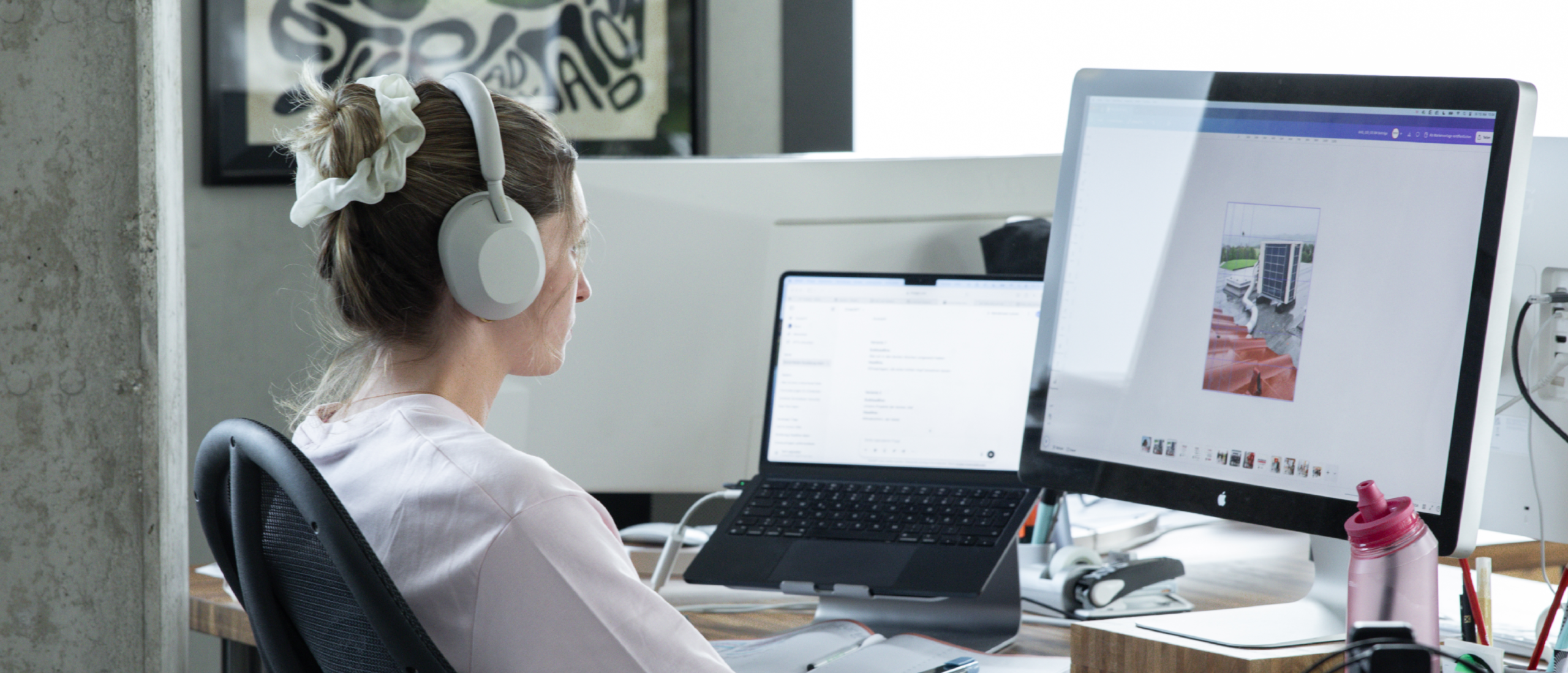 Social Media und Content im Wandel, Contentcreator arbeitet an neuen Sociall Media Visuals, Blog, NOSUN